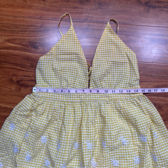 Charlotte Russe Junior Yellow White Floral Embroidered Gingham Mini Dress Size M - Picture 15 of 16